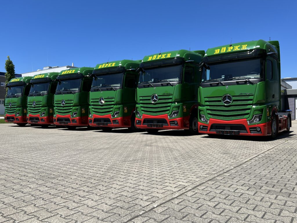 12 neue Mercedes Actros 1848 mit Bigspace Fahrerhaus und exzellenter Ausstattung